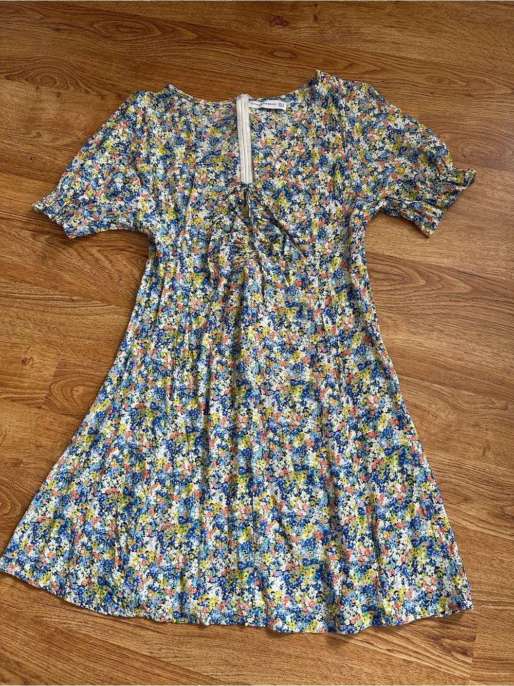 Faithfull the Brand floral mini dress Size 10 Blue White Yellow Orange - Picture 13 of 13